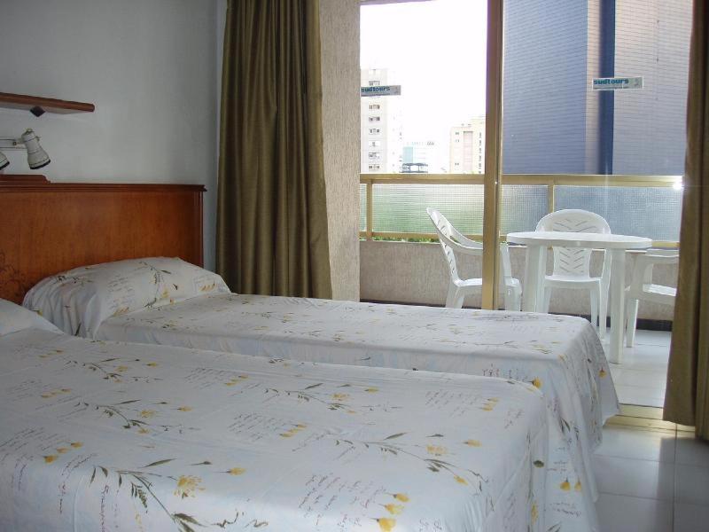 Apartamentos Maria Victoria Benidorm Room photo